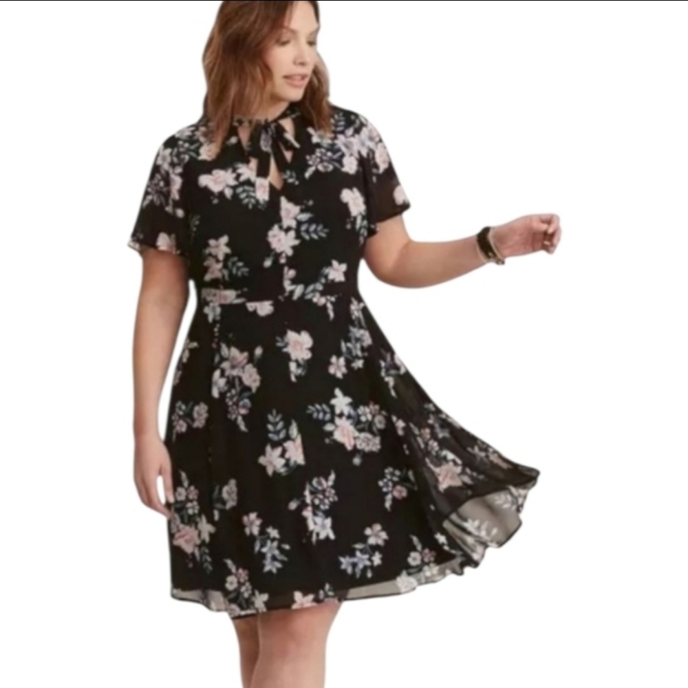TORRID Multi-Color Floral Print Chiffon Skater Dress - Size 16 - Picture 2 of 12